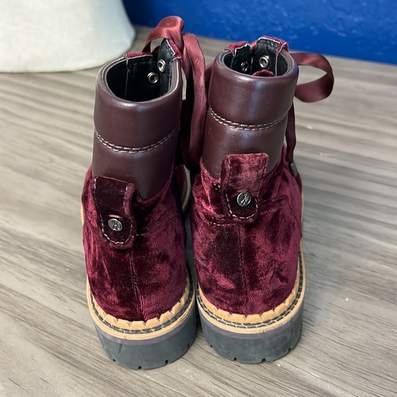 SAM EDELMAN PURPLE VELVET LACE UP BOOTS SIZE 6 - Picture 5 of 16